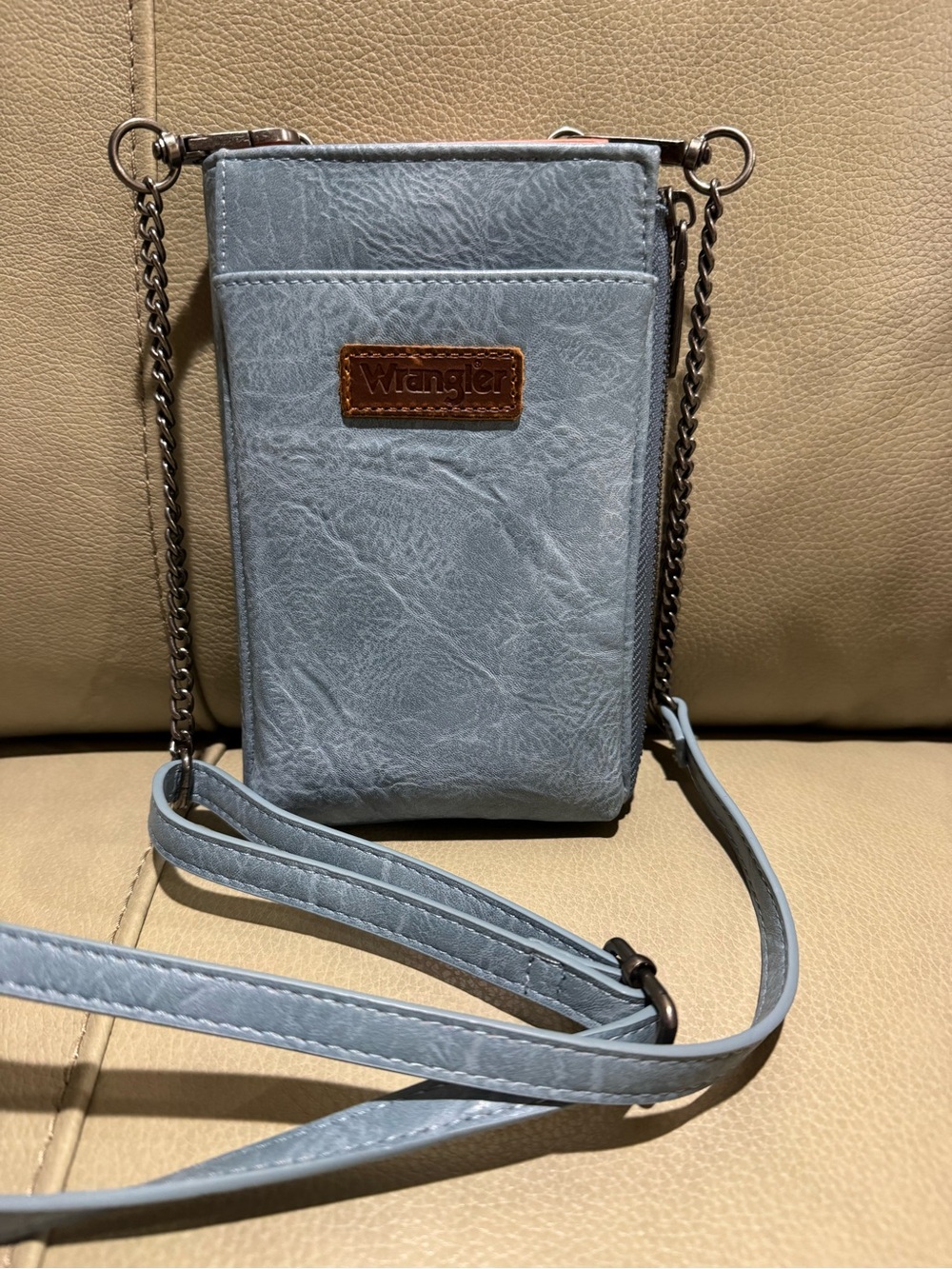 Wrangler Light Blue Crossbody Wristlet/ Phone Bag ( 7”x 4.5”) Detachable Strap